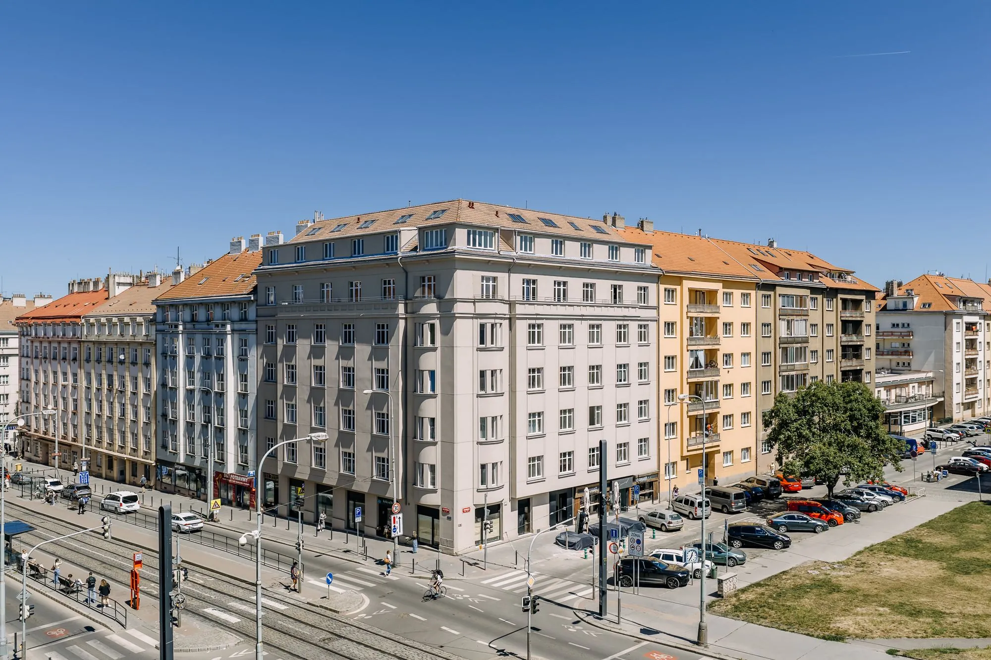 Nárožní dům Jeseniova 93 po kompletní rekonstrukci